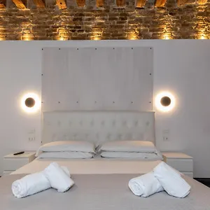 giorgiapartaments-black-exclusive-and-luxury-spa.hotelinveneto.com/